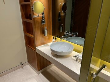 Qatar Airways Premium Lounge Bangkok Wc 1