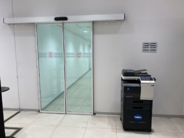 Austrian Airlines Senator Lounge F Gates Drucker Toilette
