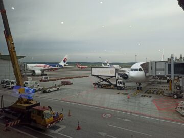 Malaysia Airlines Airbus A330 300 Kuala Lumpur Flugzeug Am Gate