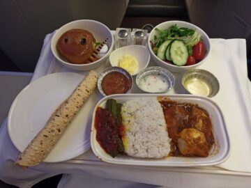 Malaysia Airlines Business Class Airbus A330 300 Essen Hauptgericht Nachspeise