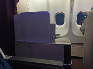 Malaysia Airlines Business Class Airbus A330 300 Kabine Hinterste Reihe Sitzschutz