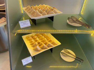 Malaysia Airlines Domestic Golden Lounge Kuala Lumpur Auswahl Sandwiches