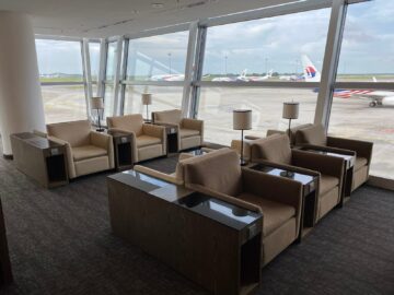 Malaysia Airlines Domestic Golden Lounge Kuala Lumpur Sitzkombi Hinten