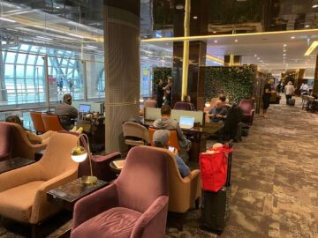 Thai Airways Royal Orchid Prestige Lounge Bangkok Arbeitsplaetze