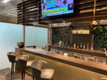 Thai Airways Royal Orchid Prestige Lounge Bangkok Bar Hinteren Teil