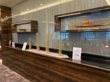 Thai Airways Royal Orchid Prestige Lounge Bangkok Deko