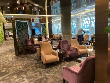 Thai Airways Royal Orchid Prestige Lounge Bangkok Sitzmoeglichkeiten3