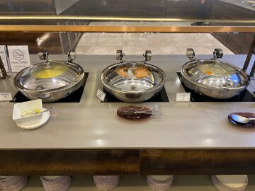 Thai Airways Royal Orchid Prestige Lounge Bangkok Westliches Fruehstueck