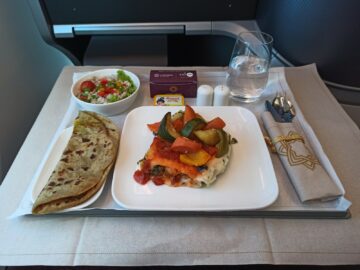 Vistara Business Class Boeing 787 9 Essen Hauptspeise