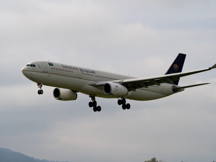 Flugzeug Skyteam Saudia Airlines Airbus A330