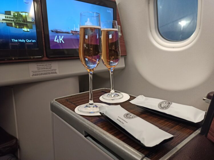 Qatar Airways Business Class Airbus A330 300 Begruessungsgetraenk