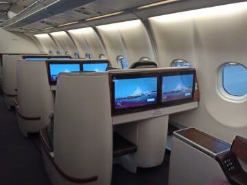 Qatar Airways Business Class Airbus A330 300 Kabine Hell