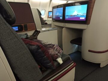 Qatar Airways Business Class Airbus A330 300 Sitz Fussraum Mittelreihe