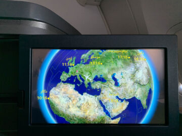 Qatar Airways First Class 777 300 Airshow 1