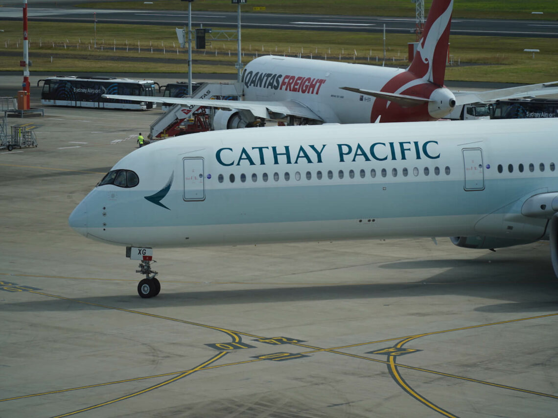 Flugzeug Cathay Pacific Airbus A350 1000 Flughafen Sydney Front Ansicht