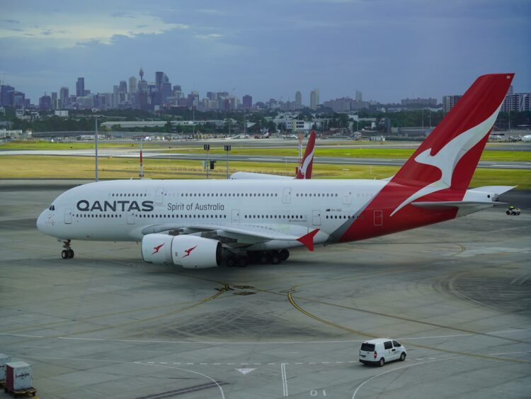 Flugzeug Qantas Airbus A380 Sydney Airport