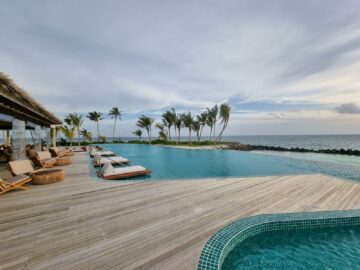 Hilton Maldives Amingiri Pool 1