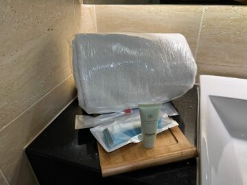 Malaysia Airlines Platinum Lounge Kuala Lumpur Amenities