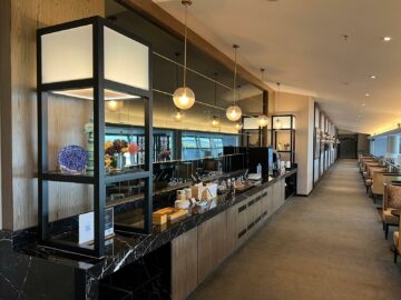 Malaysia Airlines Platinum Lounge Kuala Lumpur Getraenkeecke Hauptbereich