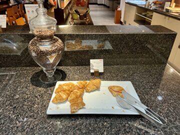 Sumaq Vip Lounge Lima Buffet Croissants
