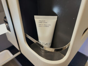 Swiss First Class Boeing 777 300er Bad Amenities 2