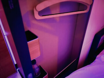 Swiss First Class Boeing 777 300er Schrank 6