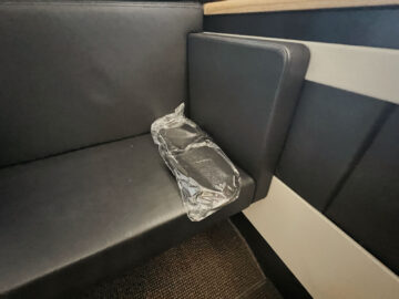 Swiss First Class Boeing 777 300er Slipper 1
