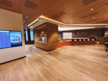 Swiss First Class Lounge Zuerich A Bar 10