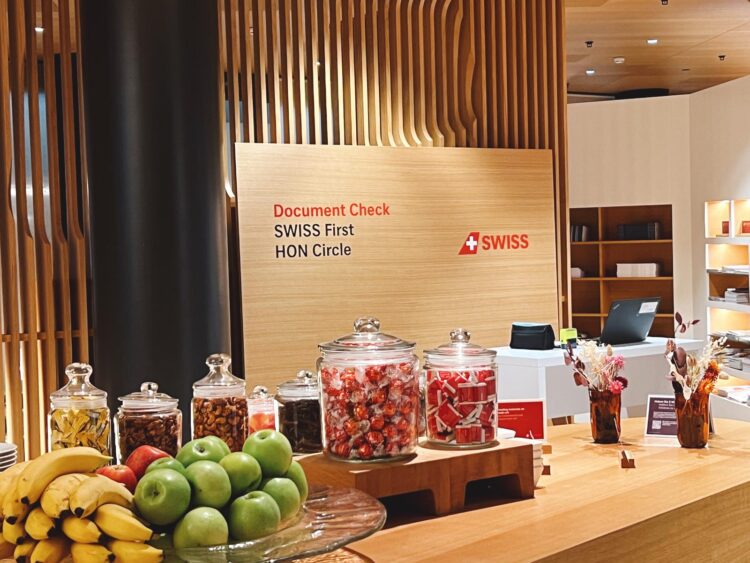 Swiss First Class Lounge Zuerich A Dokumenten Check 1