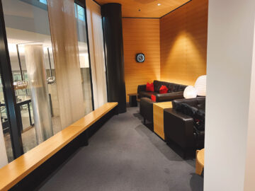 Swiss First Class Lounge Zuerich A Sitzecke 3