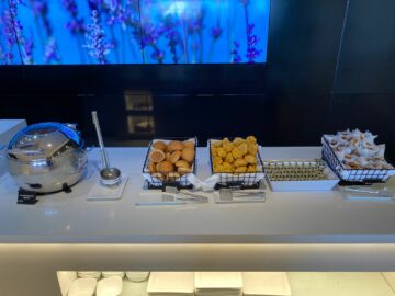 Air New Zealand Auckland International Lounge Gebäck