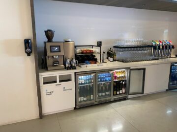 Air New Zealand Auckland International Lounge Weitere Getraenkestation