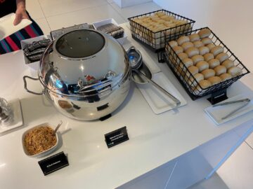 Air New Zealand Wellington Domestic Lounge Suppe Brot