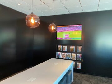 Air New Zealand Wellington Domestic Lounge Tv Zeitschriften