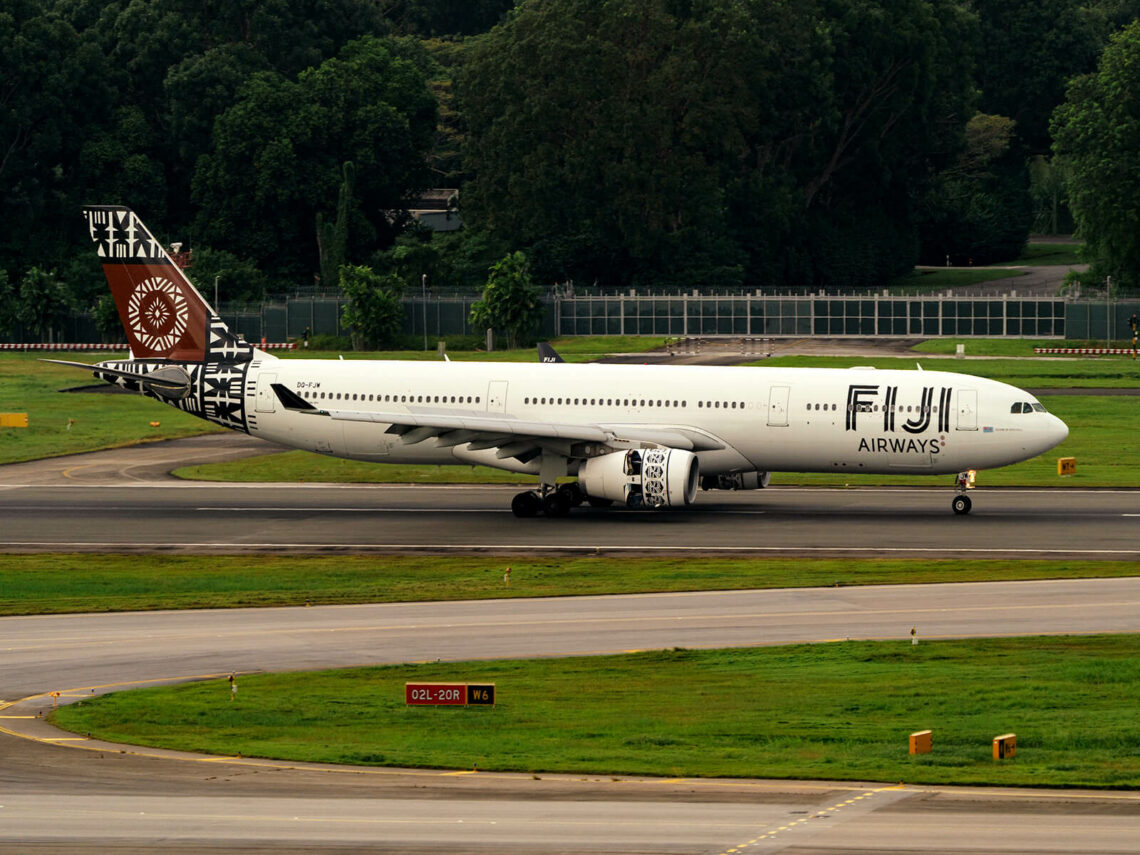 Flugzeug Fiji Airways Airbus A330 300 Singapur