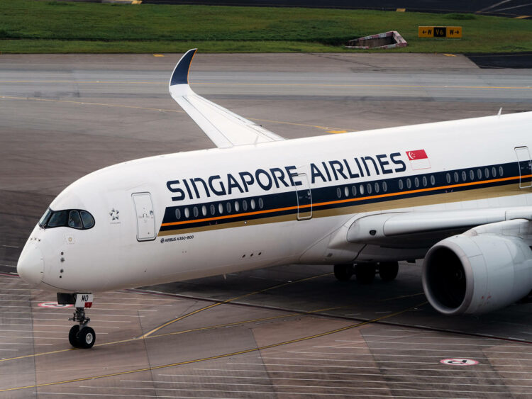 Flugzeug Singapore Airlines A350 900 Gate