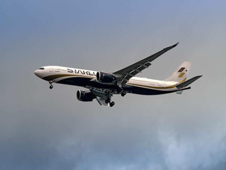 Flugzeug Starlux Airbus A330 900neo