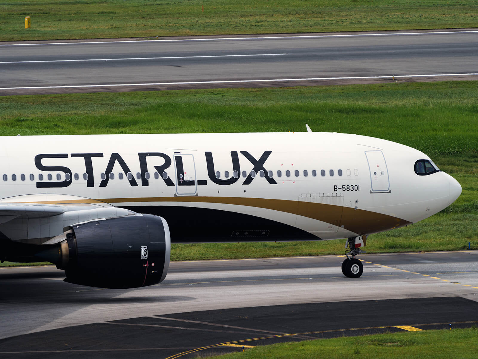 Starlux Airlines Now Allows Direct Purchase of COSMILE Miles for First Class Bookings