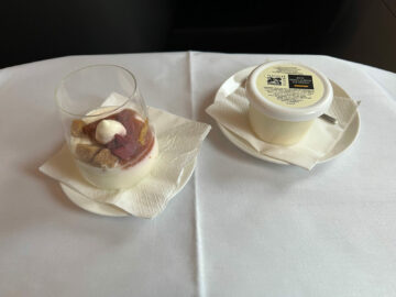 Qantas Airways Business Class Airbus A380 800 Eis Vanille Creme Caramel