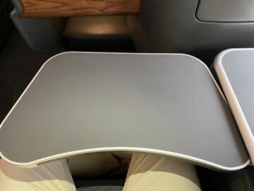 Qantas Airways Business Class Airbus A380 800 Tisch Ausgeklappt