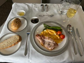 Singapore Airlines First Class Suites Airbus A380 800 Fruehstueck Kaviar