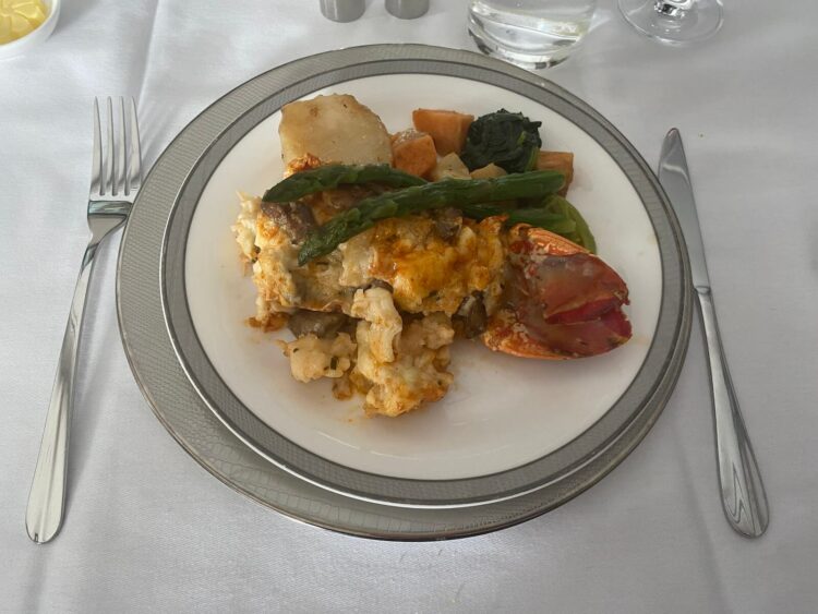 Singapore Airlines First Class Suites Airbus A380 800 Lobster