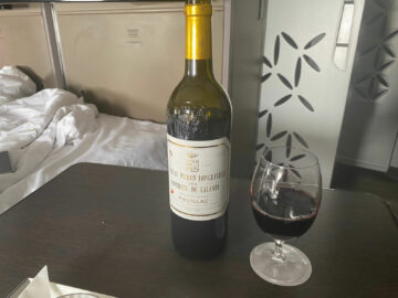 Singapore Airlines First Class Suites Airbus A380 800 Rotwein