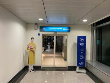 Vietnam Airlines Lotus Lounge 2 Tan So Nhat Airport Ho Chi Minh Stadt Eingang Lounge1