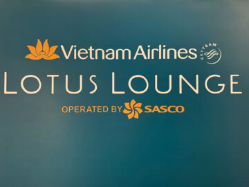 Vietnam Airlines Lotus Lounge 2 Tan So Nhat Airport Ho Chi Minh Stadt Logo