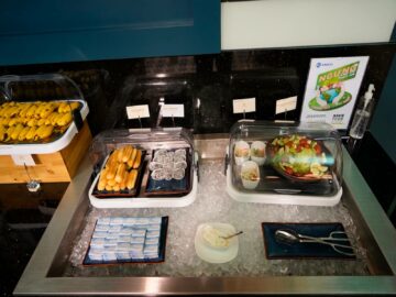 Vietnam Airlines Lotus Lounge 2 Tan So Nhat Airport Ho Chi Minh Stadt Salat