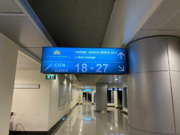 Vietnam Airlines Lotus Lounge 2 Tan So Nhat Airport Ho Chi Minh Stadt Wegweiser Lounge1
