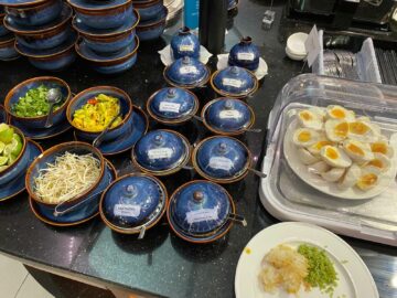 Vietnam Airlines Lotus Lounge 2 Tan So Nhat Airport Ho Chi Minh Stadt Zutaten Nudelsuppe