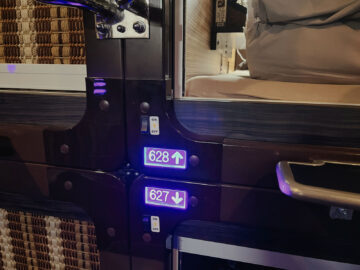 Capsule Hotel Anshin Oyado Premier Tokyo Shinjuku Kapsel Nummerierung 1