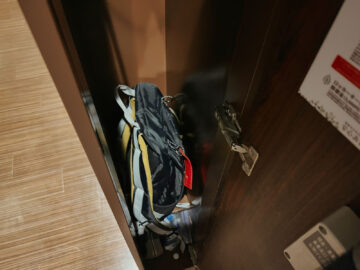 Capsule Hotel Anshin Oyado Premier Tokyo Shinjuku Schliessfaecher Gepaeck 3
